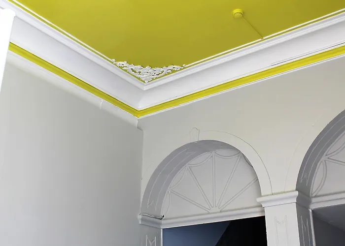 Back To אכסניה