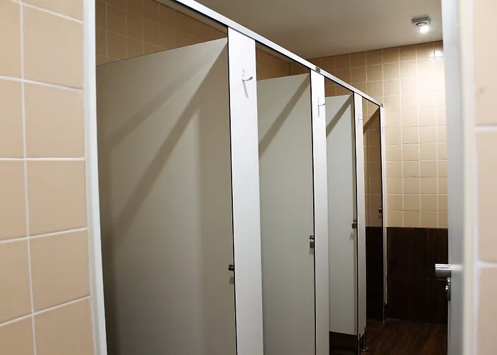 Back To אכסניה *