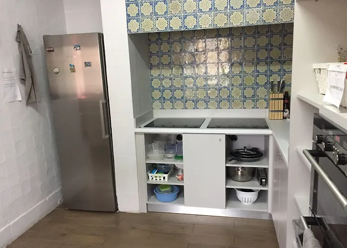 Back To אכסניה *