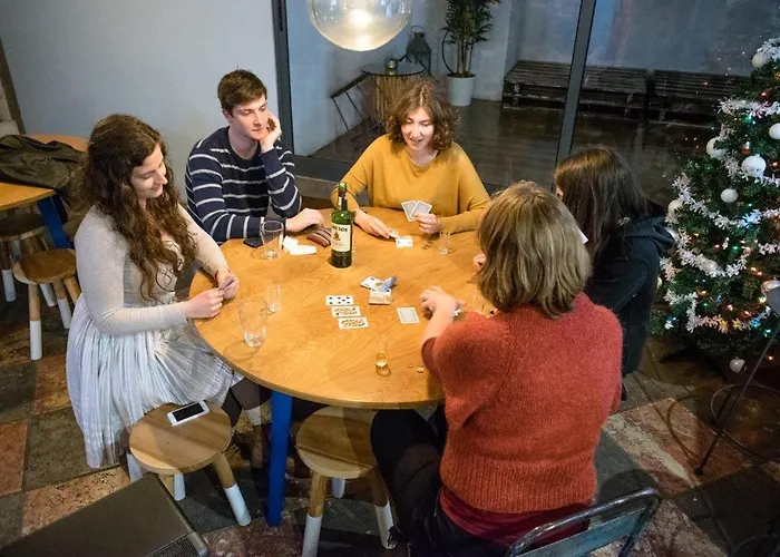 Back To * ליסבון