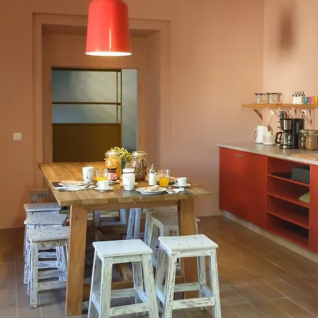 Back To Hostel Lisboa