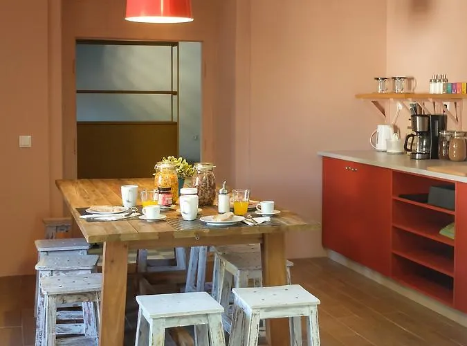 Back To Hostel Lizbona